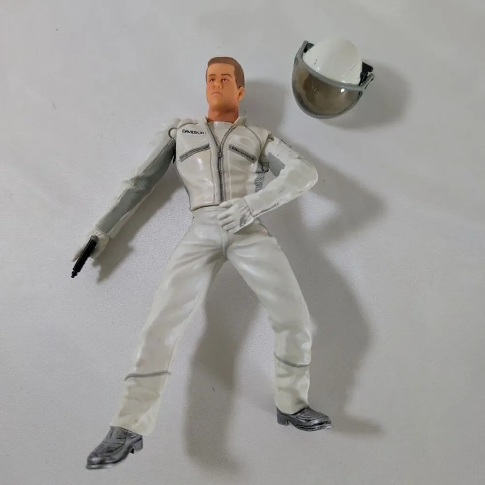 2001 Hasbro Planet of the Apes Leo Davidson Figure Helmet Weapon Loose